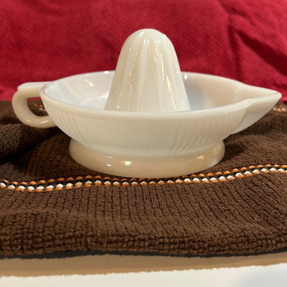 Vintage Milkglass Juicer